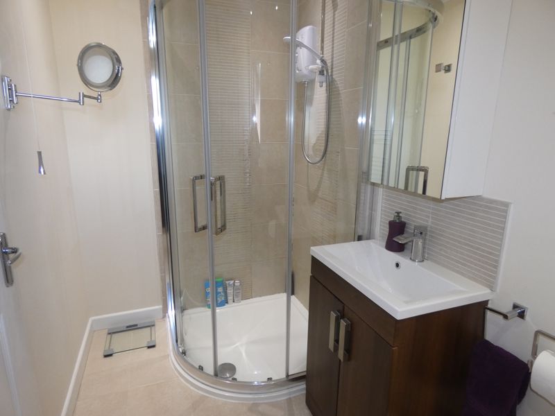En-Suite- click for photo gallery